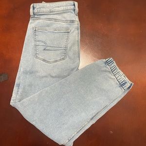 American Eagle Mom Jogger (Soft knit) Size 8 short